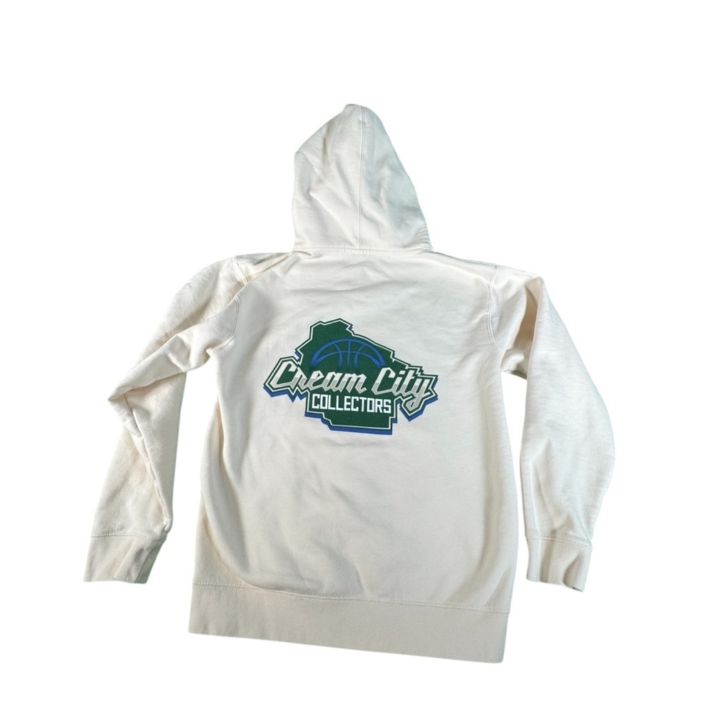 Cream City Collectors Hoodie Small Off-White Basketball Graphic Milwaukee Bucks